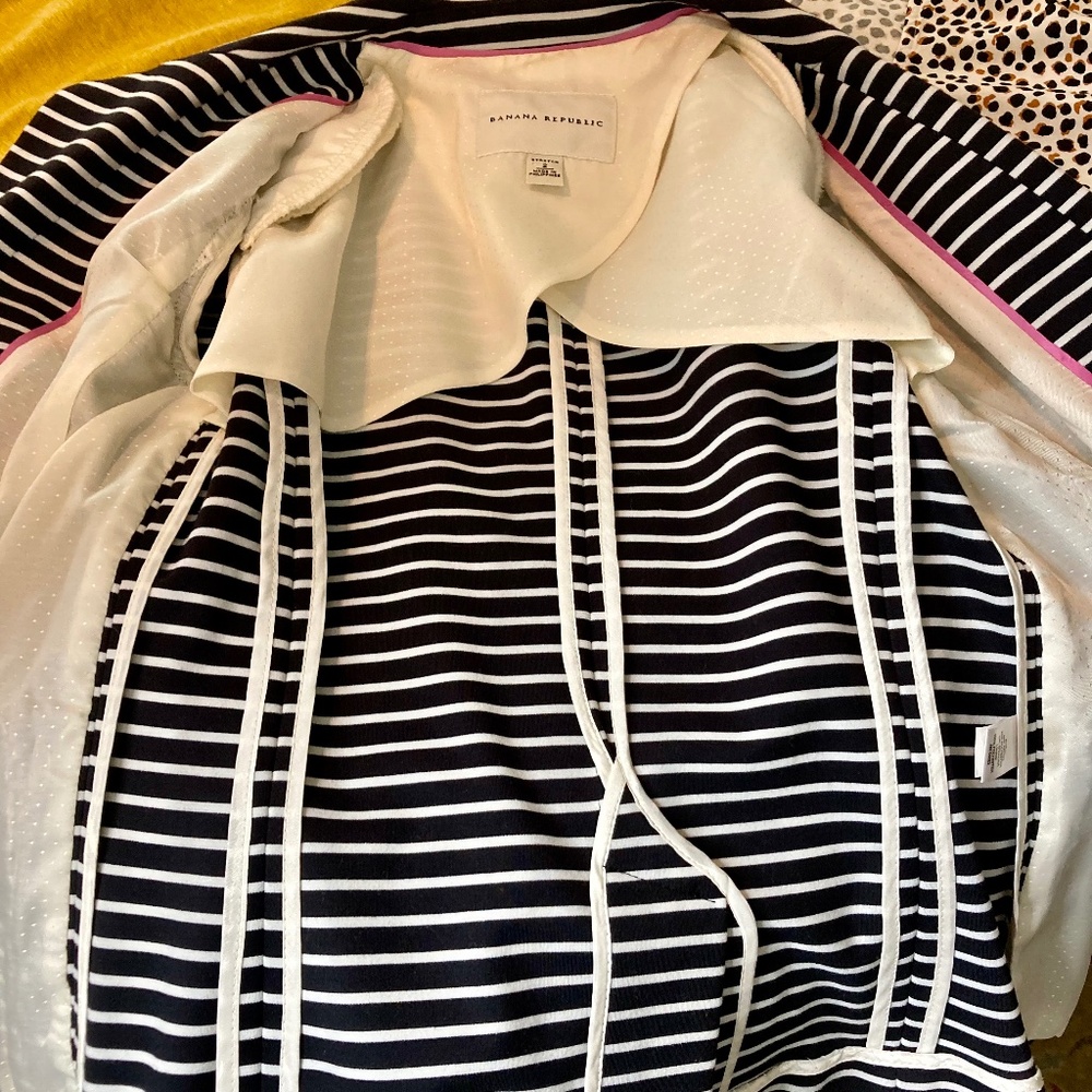 Banana Republic Schoolboy Blazer - Picture 10 of 12